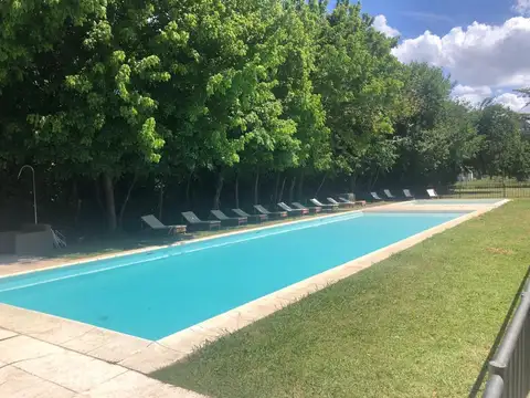 Casa en Alquiler con 1 cochera