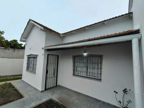 EN VENTA CHALET A NUEVO 3 AMB + GALPON