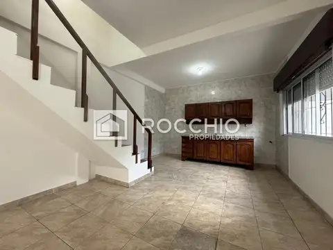 Depto Tipo Casa en Alquiler en Jose Leon Suarez, $ 550.000