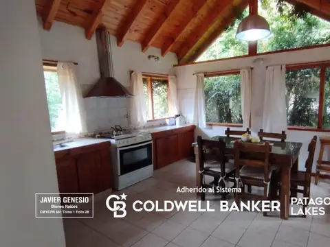 Casa 4 ambientes con 2 baños