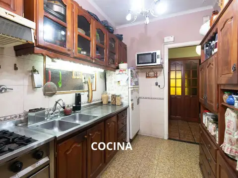 Casa en Venta con 3 cocheras