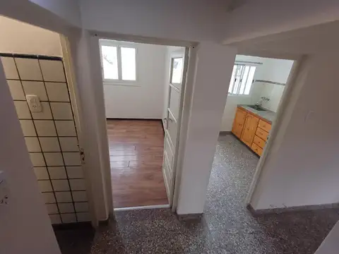 Depto Tipo Casa en Alquiler en Billinghurst, $ 600.000