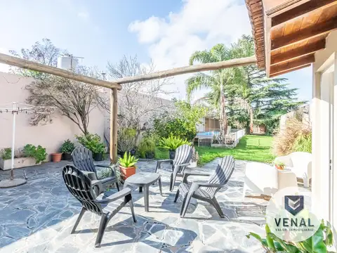 Casa 5 ambientes con 2 baños