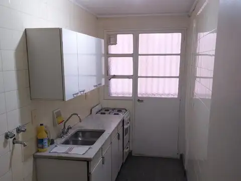 Paraguay 700, Piso 2