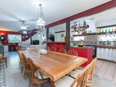 Casa en Villa California de 3 dormitorios, pileta
