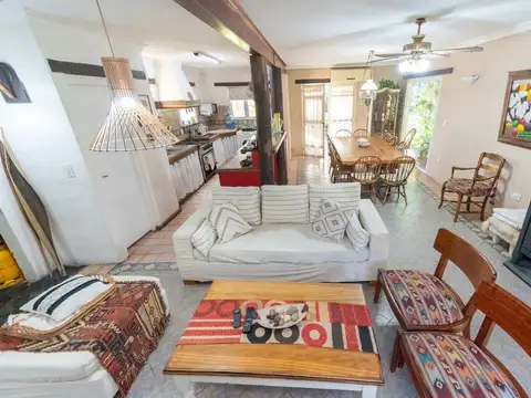 Casa en Villa California de 3 dormitorios, pileta