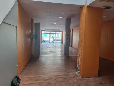 EXELENTE LOCAL SOBRE CABILDO 250M2 CUB Y 170 M2 DESCUB