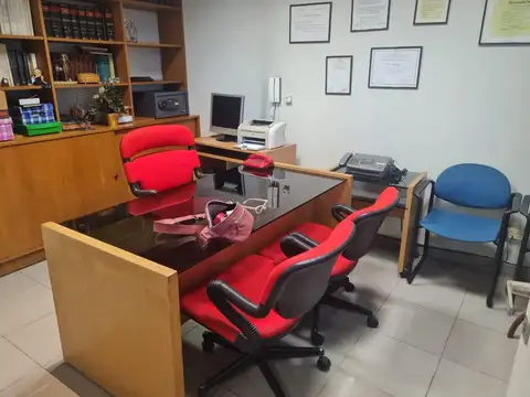 Oficina en Alquiler en Agronomia, $ 830.000