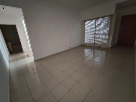 Venta. Departamento. 2 Ambientes. Luminoso. Víctor Hugo 1200