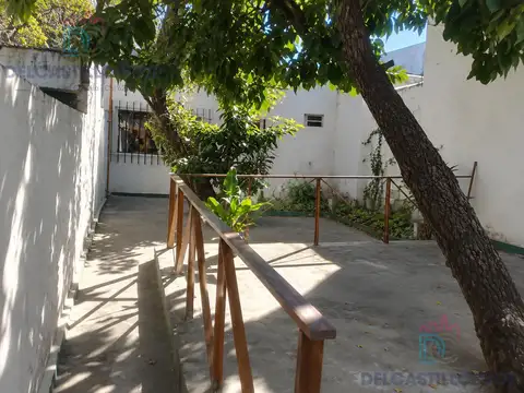 VENTA EN BLOCK 2 CASAS  SOBRE LOTE PROPIO EN VIRREYES