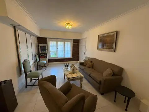 Casa 6 ambientes con 3 baños