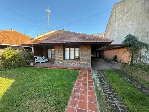 Casa en venta en Parque Luro