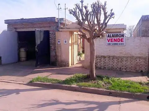 Venta | Casa | 2 Dormitorios | Capitan Bermudez | Barrio Centro