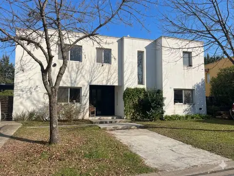 Casa en venta - Santa Clara - Villa Nueva