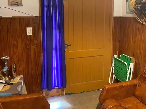 Casa 5 ambientes con 1 baño