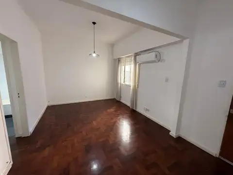 Excelente Departamento de dos ambientes sobre Av. del Libertador