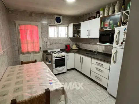 Casa en Venta con 3 cocheras