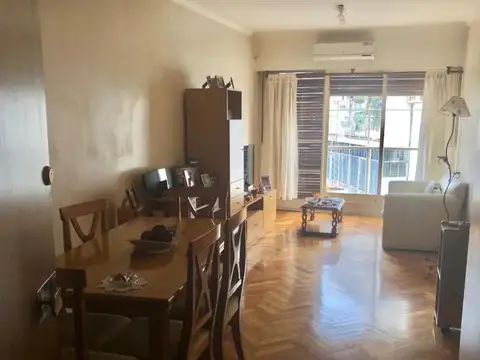 Semipiso 3 Ambientes - Contrafrente - Balcon - Dependencia de Servicio - Cochera