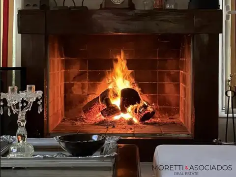 Casa en Venta con 2 cocheras