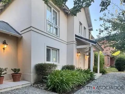 Venta Casa en Septiembre Escobar - Hermoso Parque