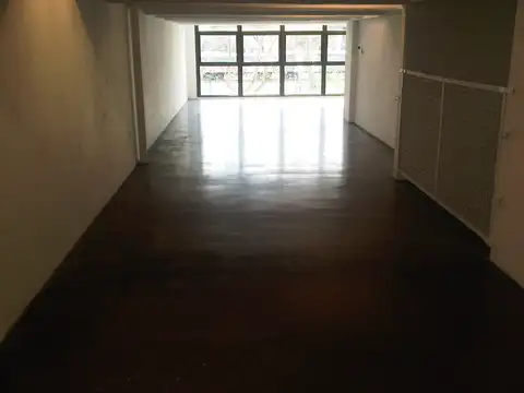 Deposito 600m2 en 3 plantas, estacionamiento, techo de hormigón, unico en la zona, oportunidad 