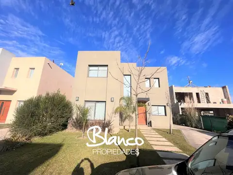 Casa  en Venta en Vila Marina I, Villanueva, Tigre