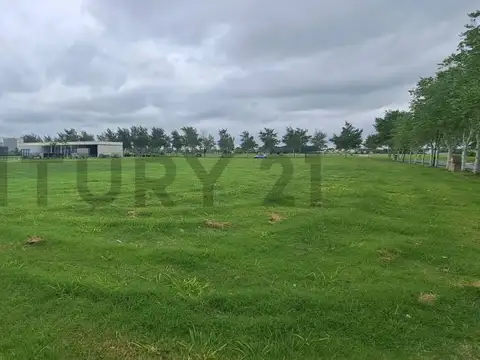 Venta de Terreno en Barrio Los Alamos en Haras del Sur III