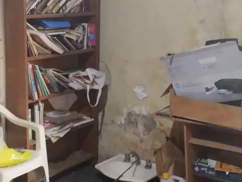 Hipólito Yrigoyen 5200, Piso PB