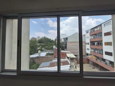 Oficina en Alquiler con 1 cochera