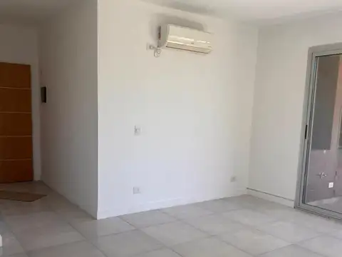 Departamento en Alquiler en Villa del Lago, $ 900.000