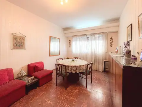 Venta Departamento 3 Ambientes con Patio en Caballito