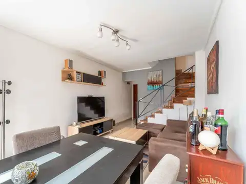 Depto Tipo Casa en Venta en Villa Raffo, USD 145.000