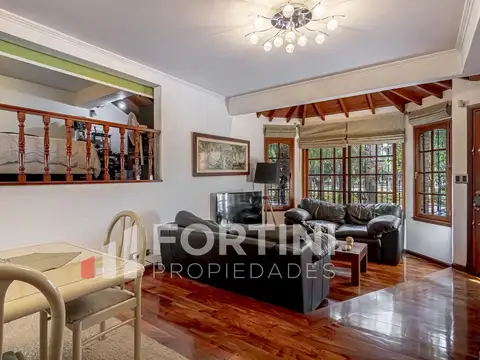 Casa 5 ambientes con 3 baños