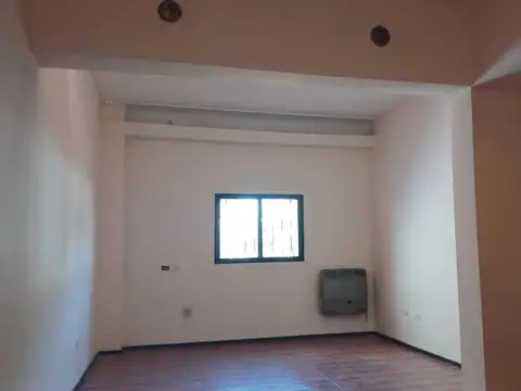 Oficina en Alquiler 25 años