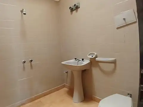 Oficina en Alquiler en Villa Ballester, $ 450.000
