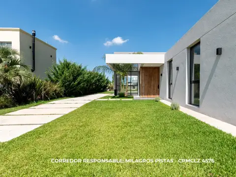 Casa 4 ambientes con 4 baños