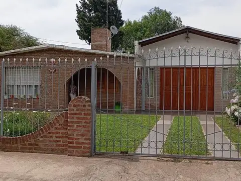 SE VENDE 2 CASA  EN LOTE DE 675 M2
