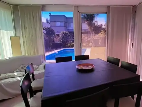 Casa 4 ambientes con 3 baños