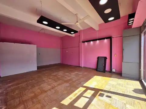Alquiler Local comercial 24 meses sobre Av. Luro