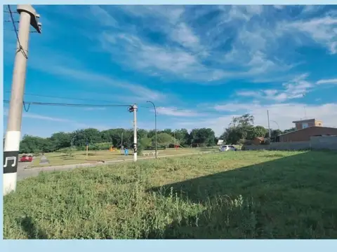VENDO LOTE ESQUINA, ESCRITURA MATIENZO, APTO DUPLEX
