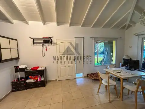Casa 3 ambientes con 1 baño