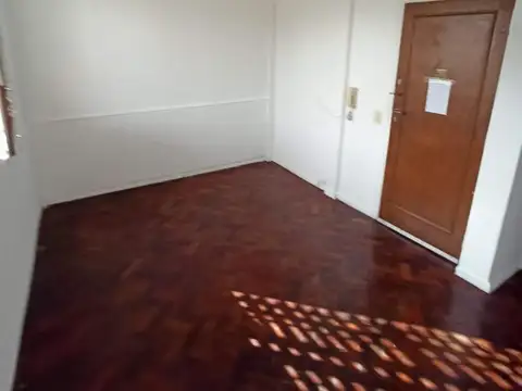 Departamento en Alquiler en Coghlan, $ 600.000