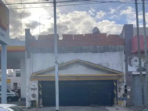 Avenida Hipólito Yrigoyen 2000