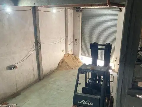Gran Local en venta Gerli 233.65 mts con losa