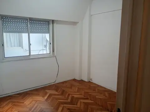 Departamento 2 ambientes en alquiler sobre avenida