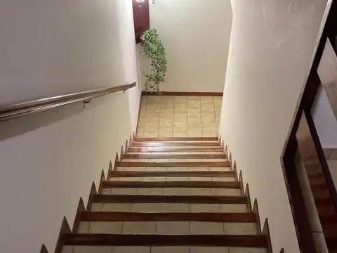 Depto Tipo Casa en Venta en Ramos Mejía, USD 120.000