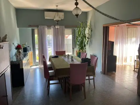 CASA PH DE 5 AMB./GARAGE P/2 AUTOS/TERRAZA (FORMOSA R.MEJÍA)