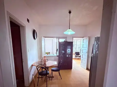 Casa 5 ambientes con 2 baños