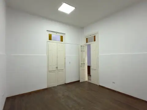 Casa en Alquiler con 2 cocheras