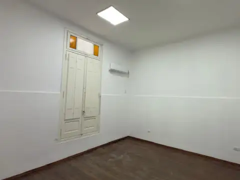 Casa 7 ambientes con 2 baños
